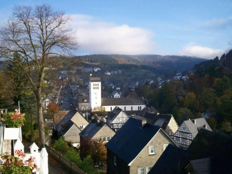 Zur Fredeburg Hotel Schmallenberg Exterior photo