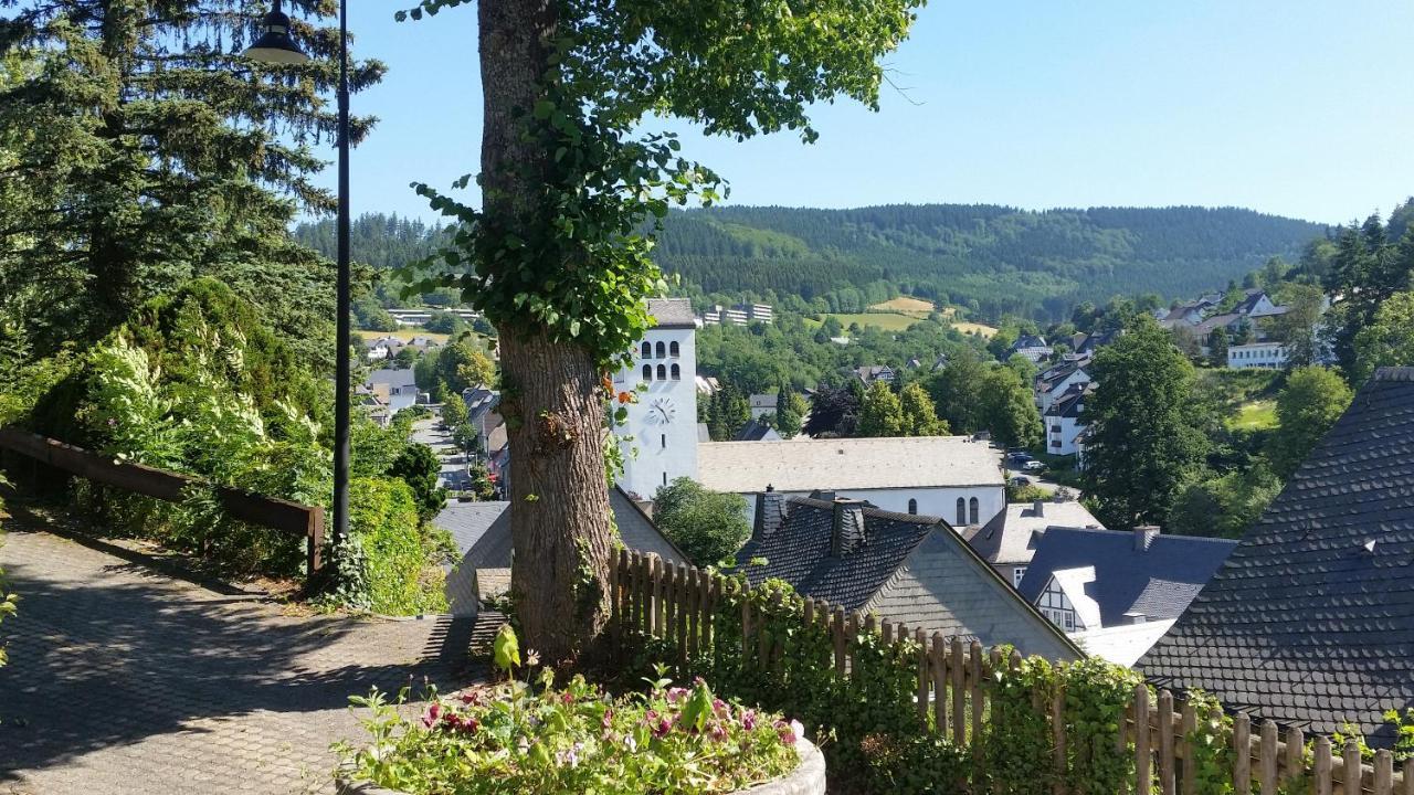 Zur Fredeburg Hotel Schmallenberg Exterior photo